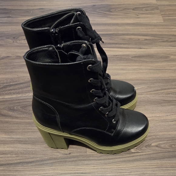 Black and Green Women's Chunky Heel Boots - Picture 2 of 3